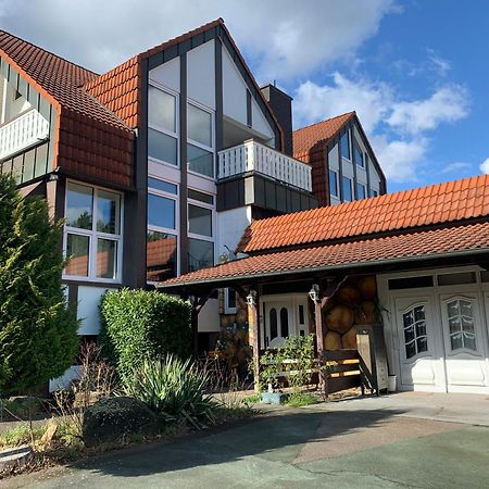 A&E Rooms Fernwald エクステリア 写真