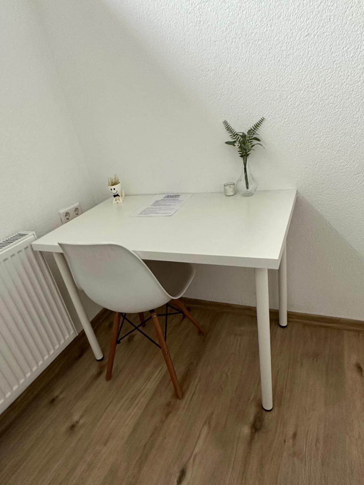A&E Rooms Fernwald エクステリア 写真